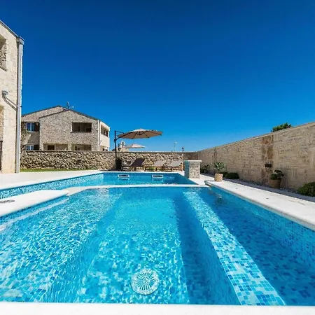 Ferienhaus In Privlaka Mit Privatem Pool - B60086 Дом отдыха