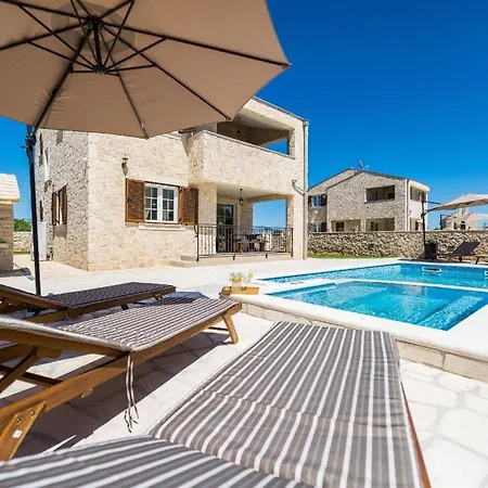 Дом отдыха Ferienhaus In Privlaka Mit Privatem Pool - B60086