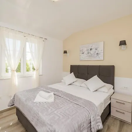 Ferienhaus In Privlaka Mit Privatem Pool - B60086 Дом отдыха